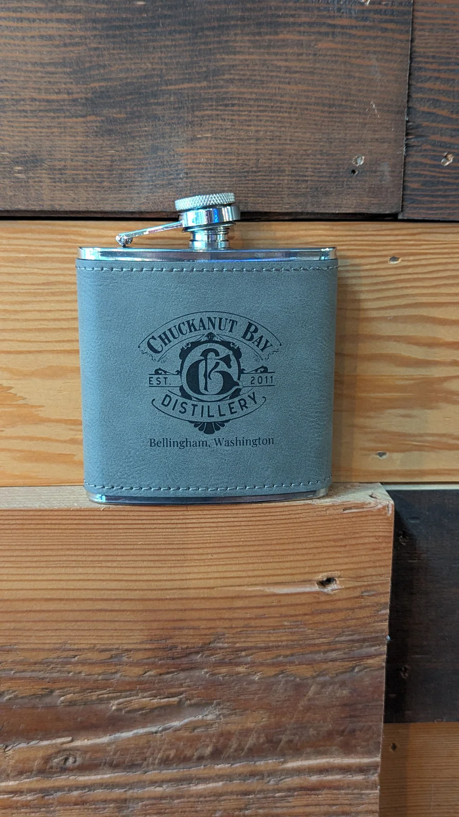 Leather Chuckanut Bay Flask (6oz)